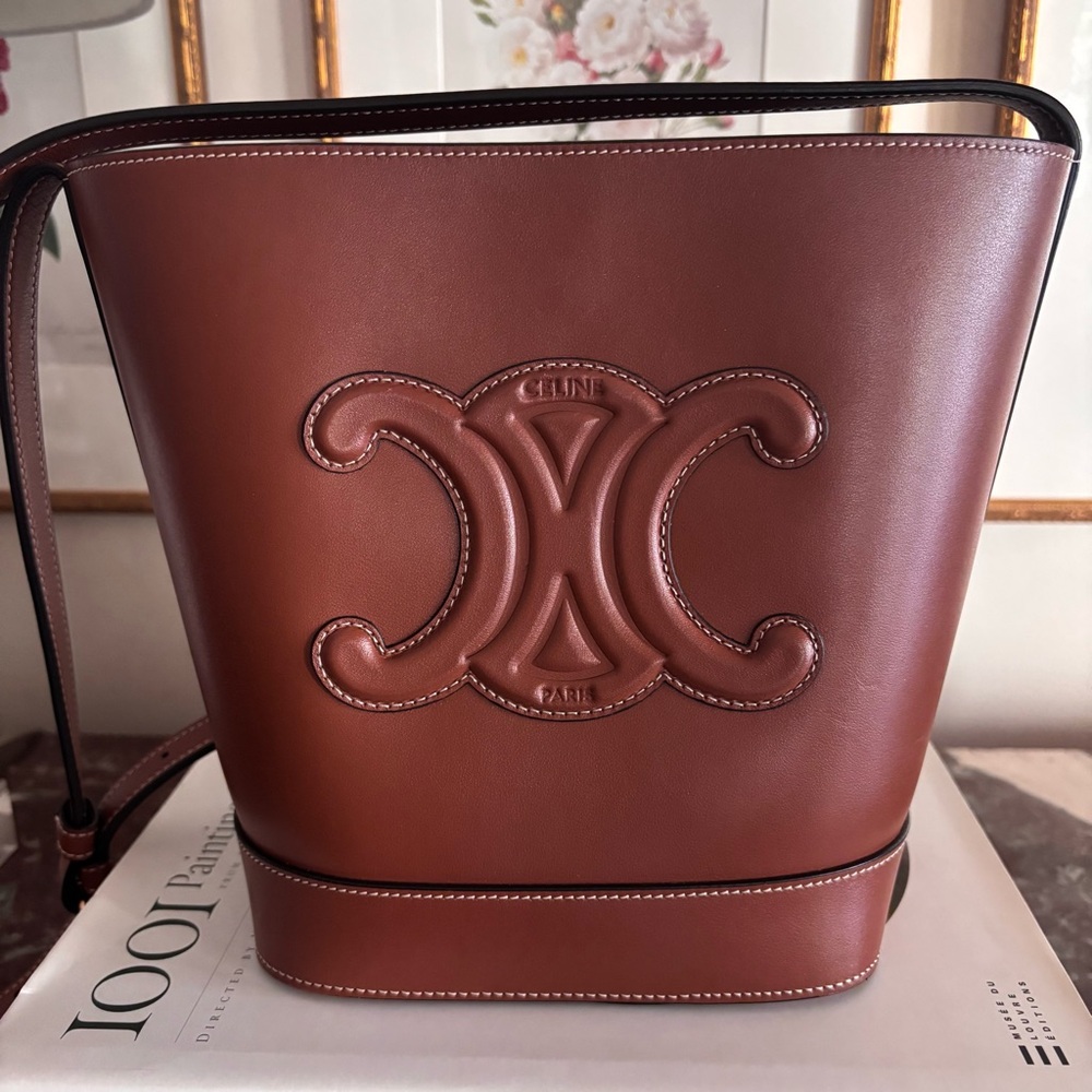 Celine Cuir Triomphe Bucket Bag Tan Small